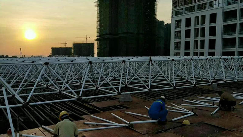 启东螺栓球网架安装现场